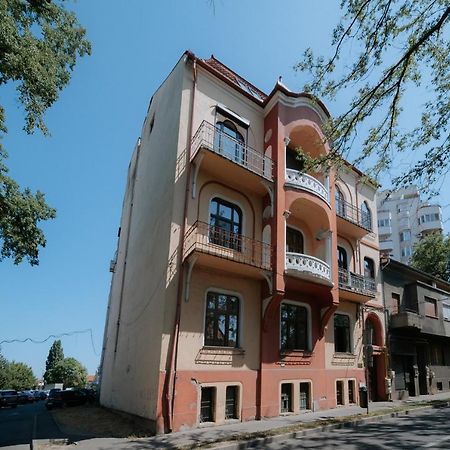 Bluesky Ultra-Central Premium Apartment Oradea Luaran gambar