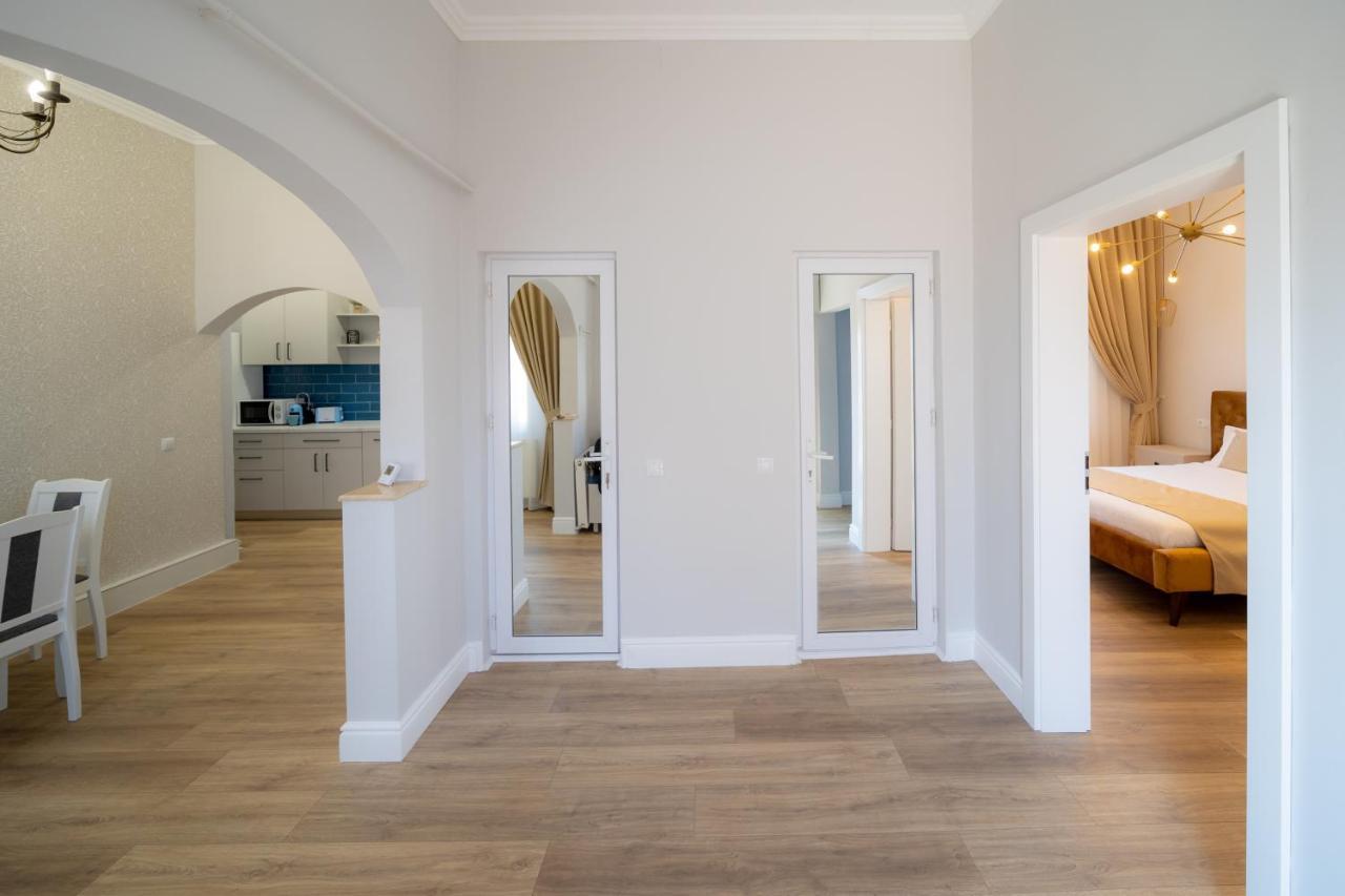Bluesky Ultra-Central Premium Apartment Oradea Luaran gambar