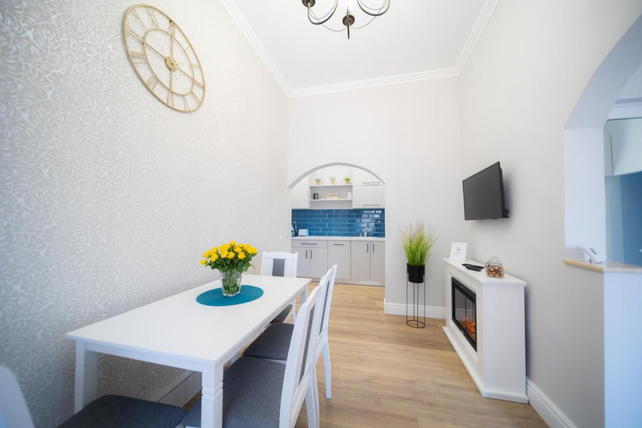 Bluesky Ultra-Central Premium Apartment Oradea Luaran gambar