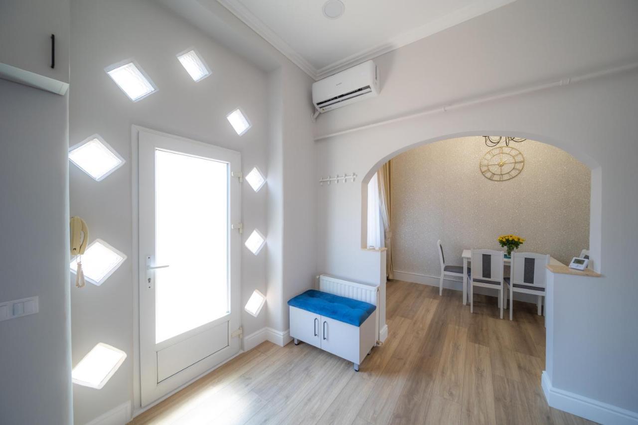 Bluesky Ultra-Central Premium Apartment Oradea Luaran gambar